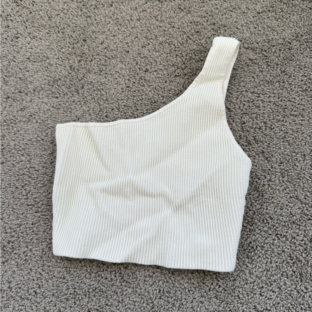 ARITIZIA TOP